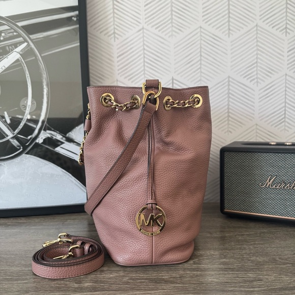 Michael Kors Blush Frankie Medium Drawstring Messenger Crossbody Bag - Picture 4 of 6